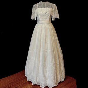 Vintage Lace Eyelet Wedding Dress